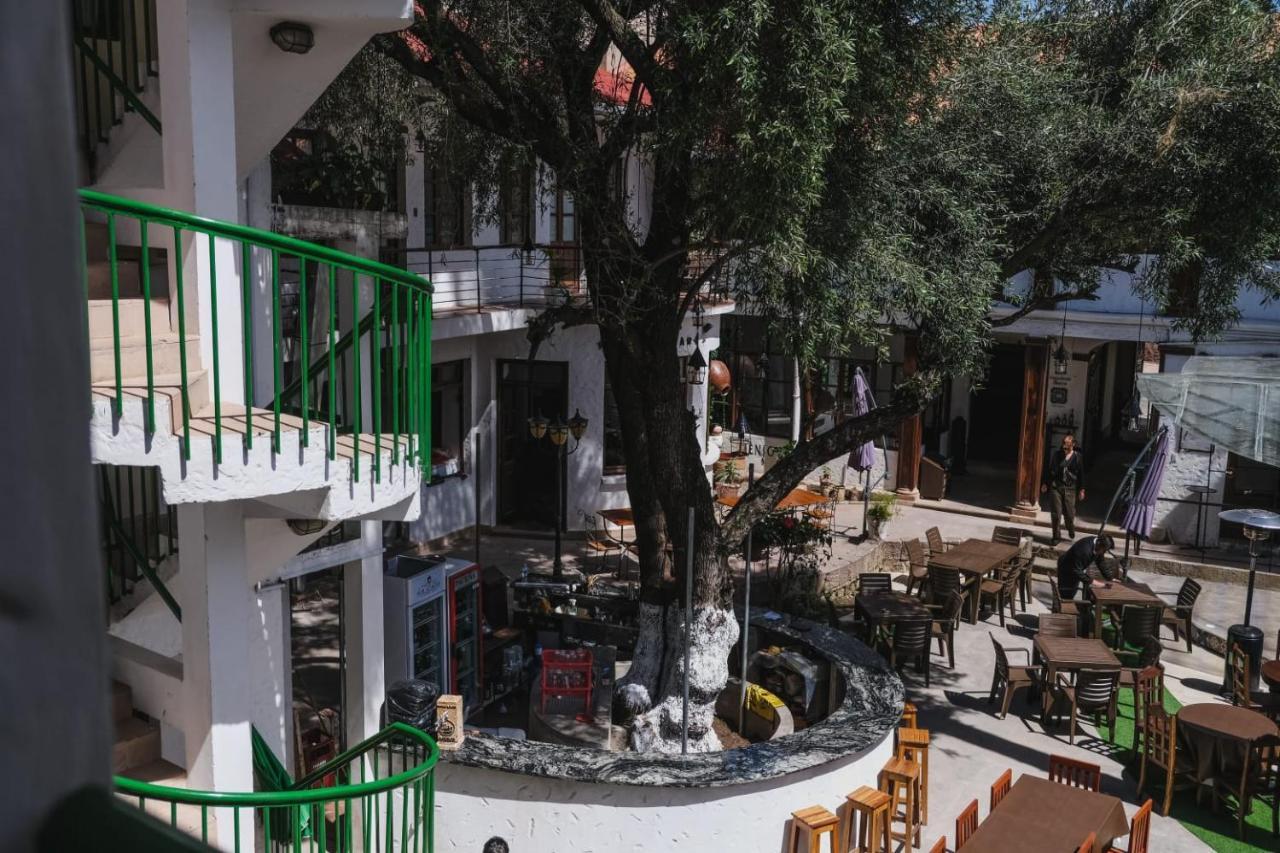 La Culta Hostal & Centro Cultural Otel Sucre Dış mekan fotoğraf