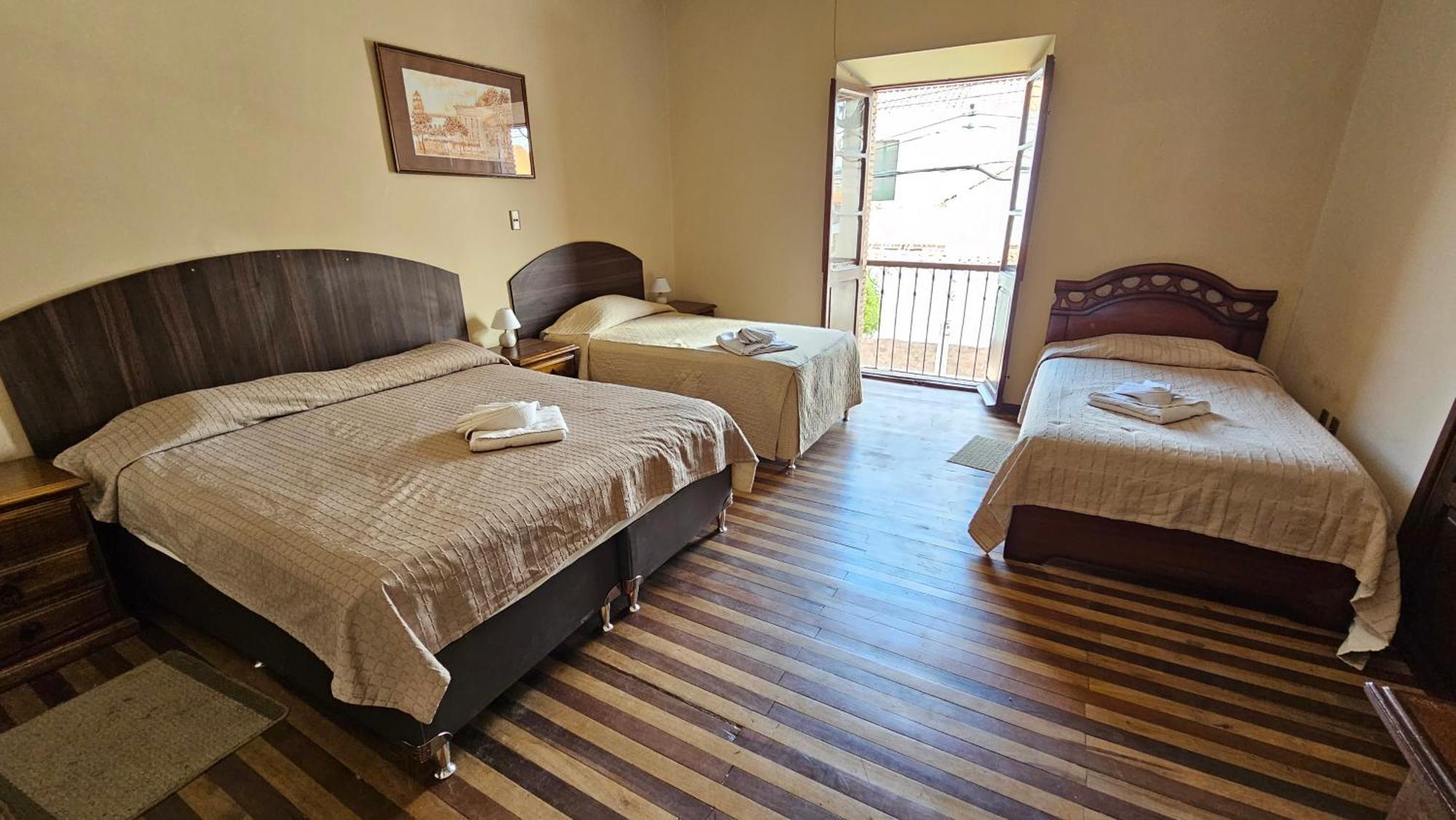 La Culta Hostal & Centro Cultural Otel Sucre Dış mekan fotoğraf
