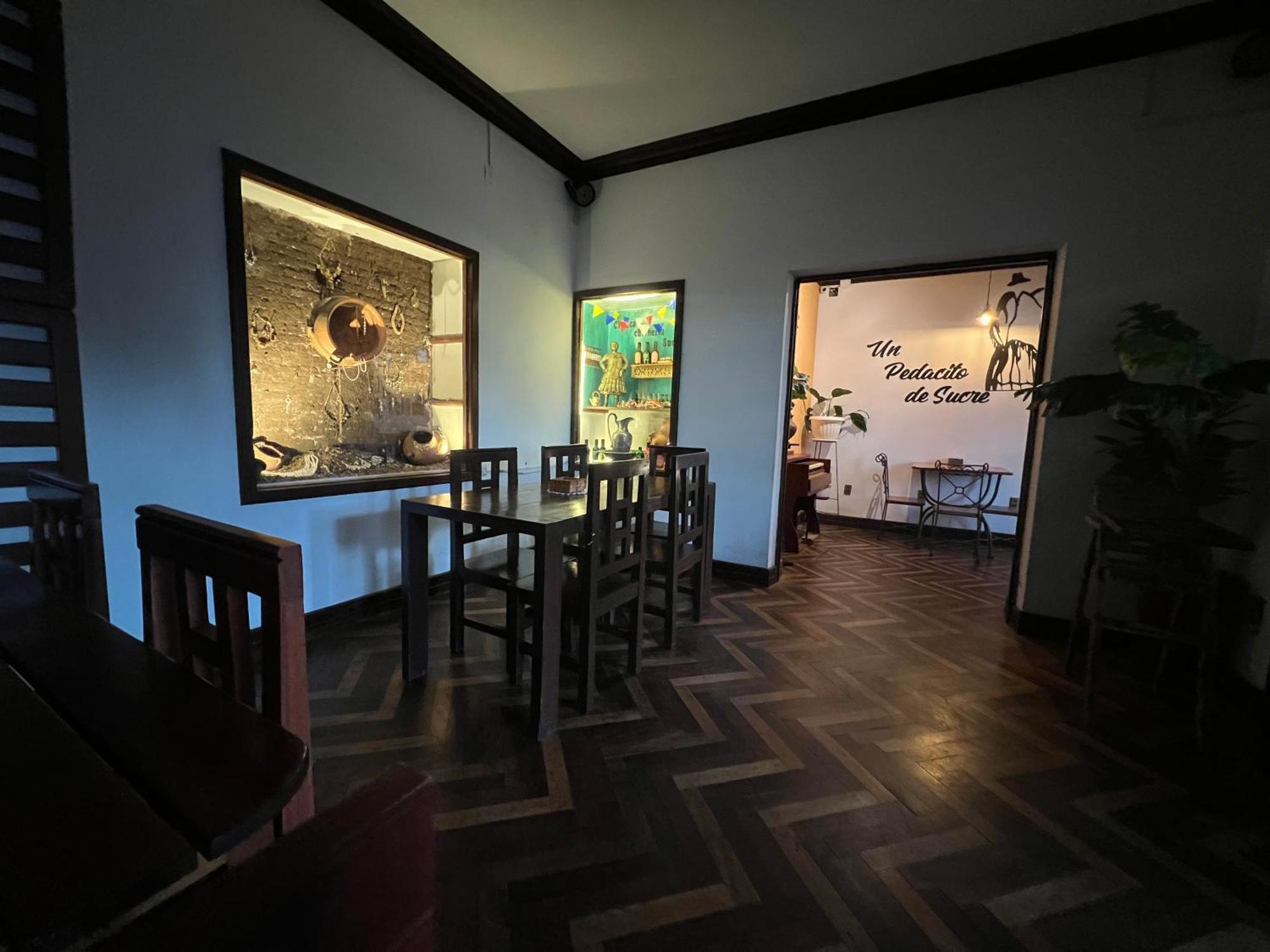 La Culta Hostal & Centro Cultural Otel Sucre Dış mekan fotoğraf